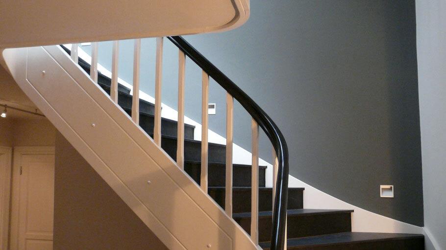 Geschwungene Treppe Impression einer geschwungenen Treppe aus Holz